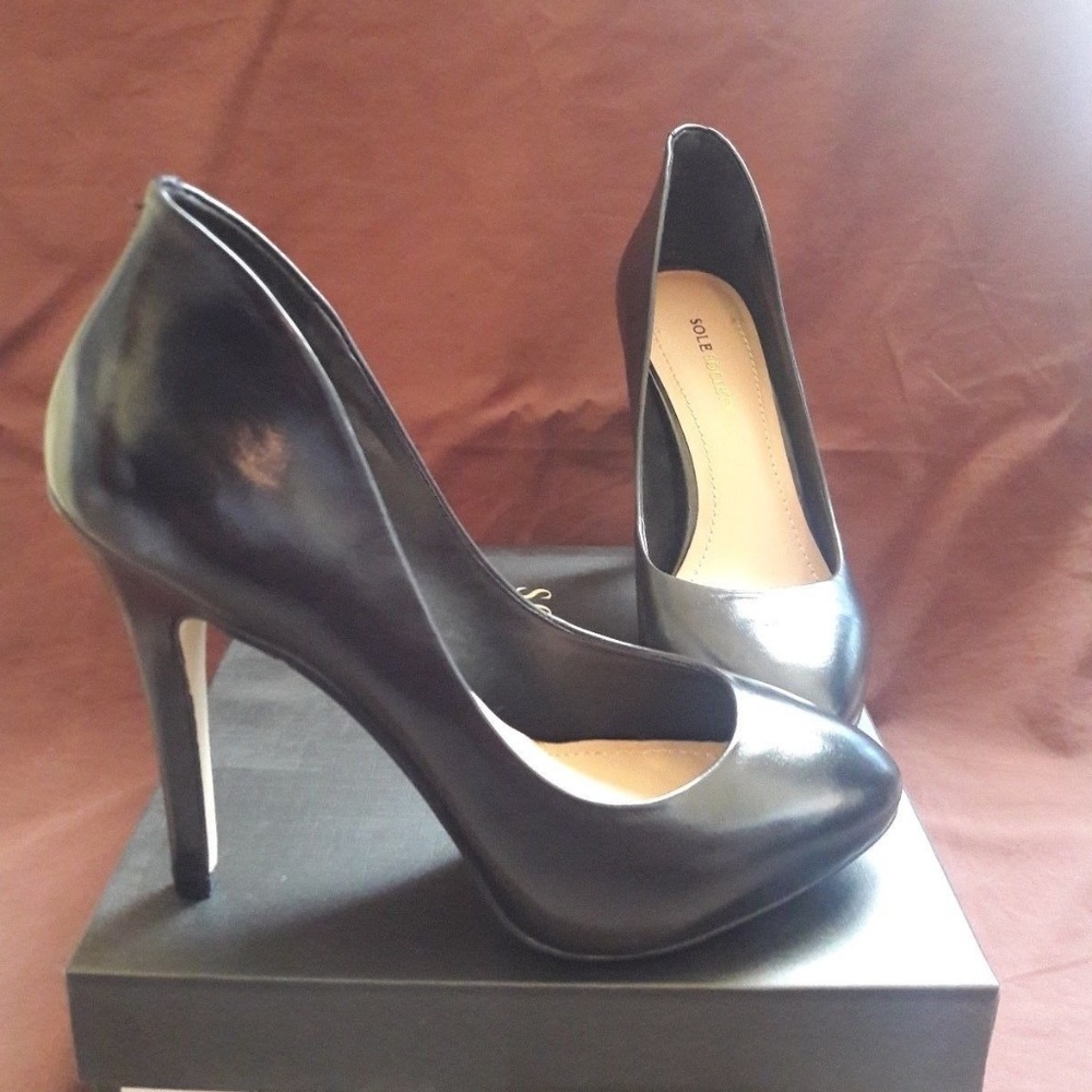 NEW Black Genuine Leather Platform Pumps